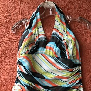 Cache Halter top